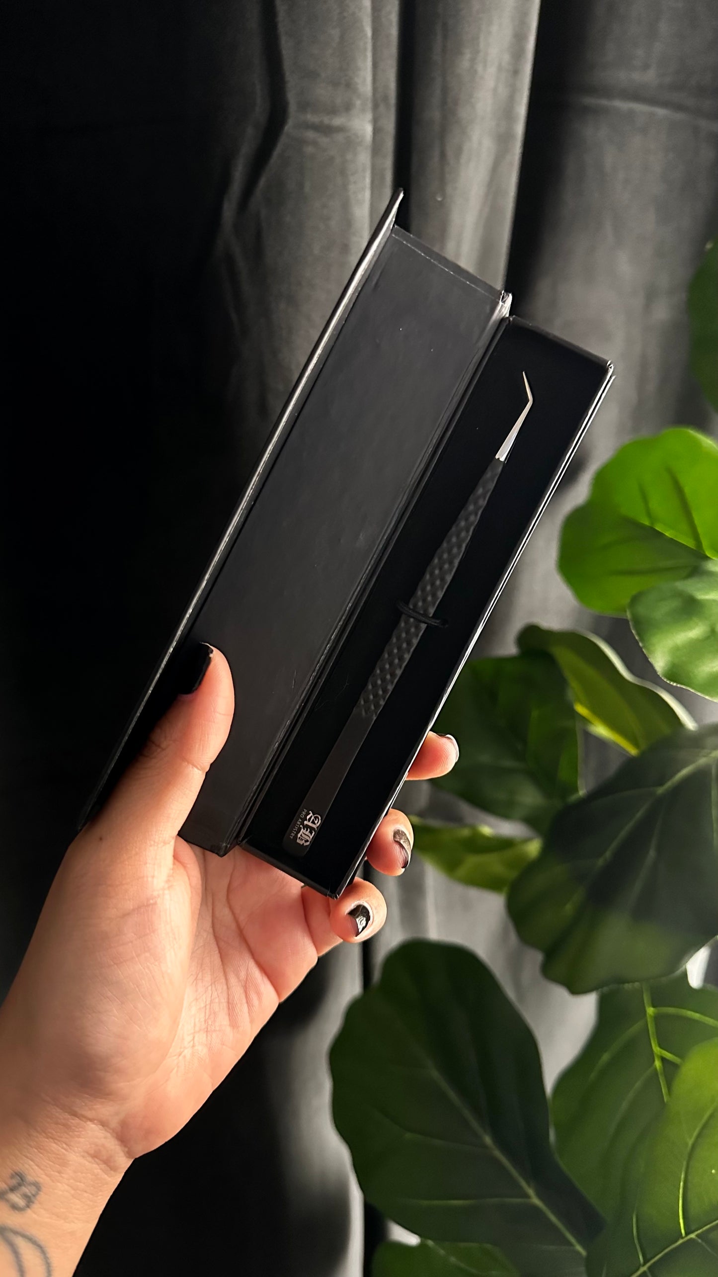 LONG 40° FIBER TIP ISOLATION TWEEZER